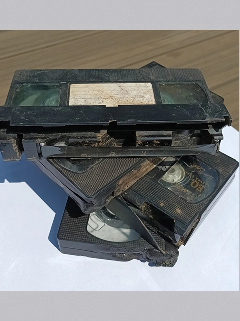 Réparation cassette VHS Brûlée et écrasée